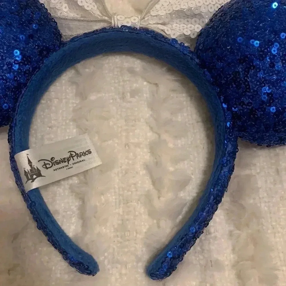 Disney parks blue and white stars miniie
